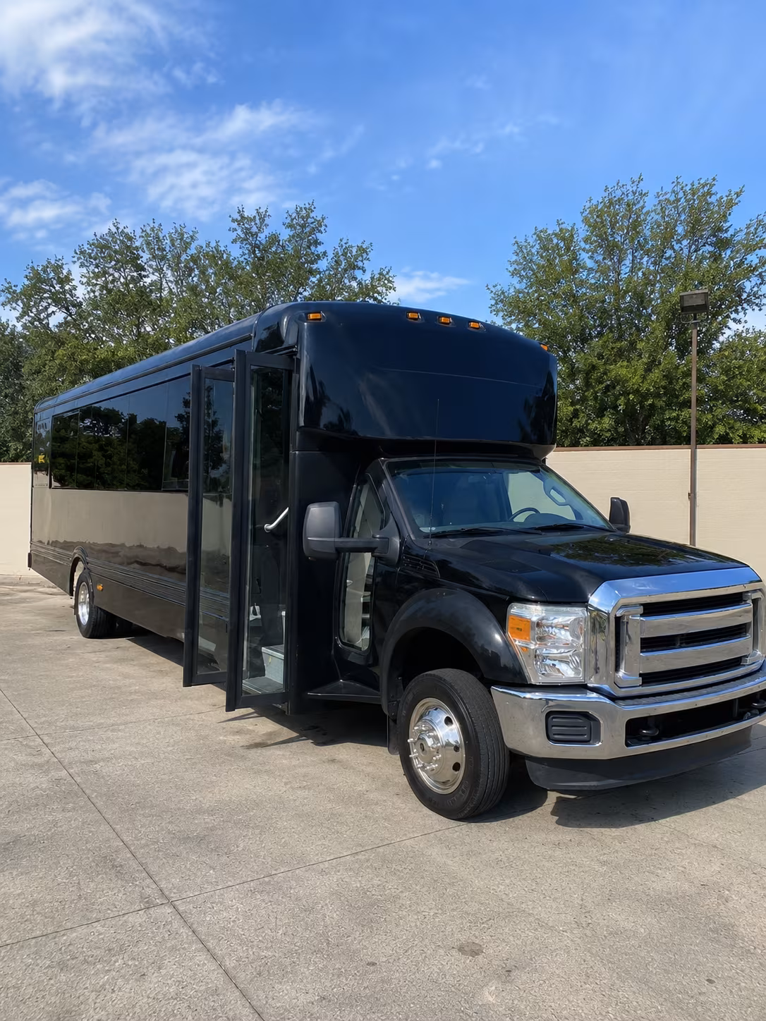 greensboro 20 passenger party bus